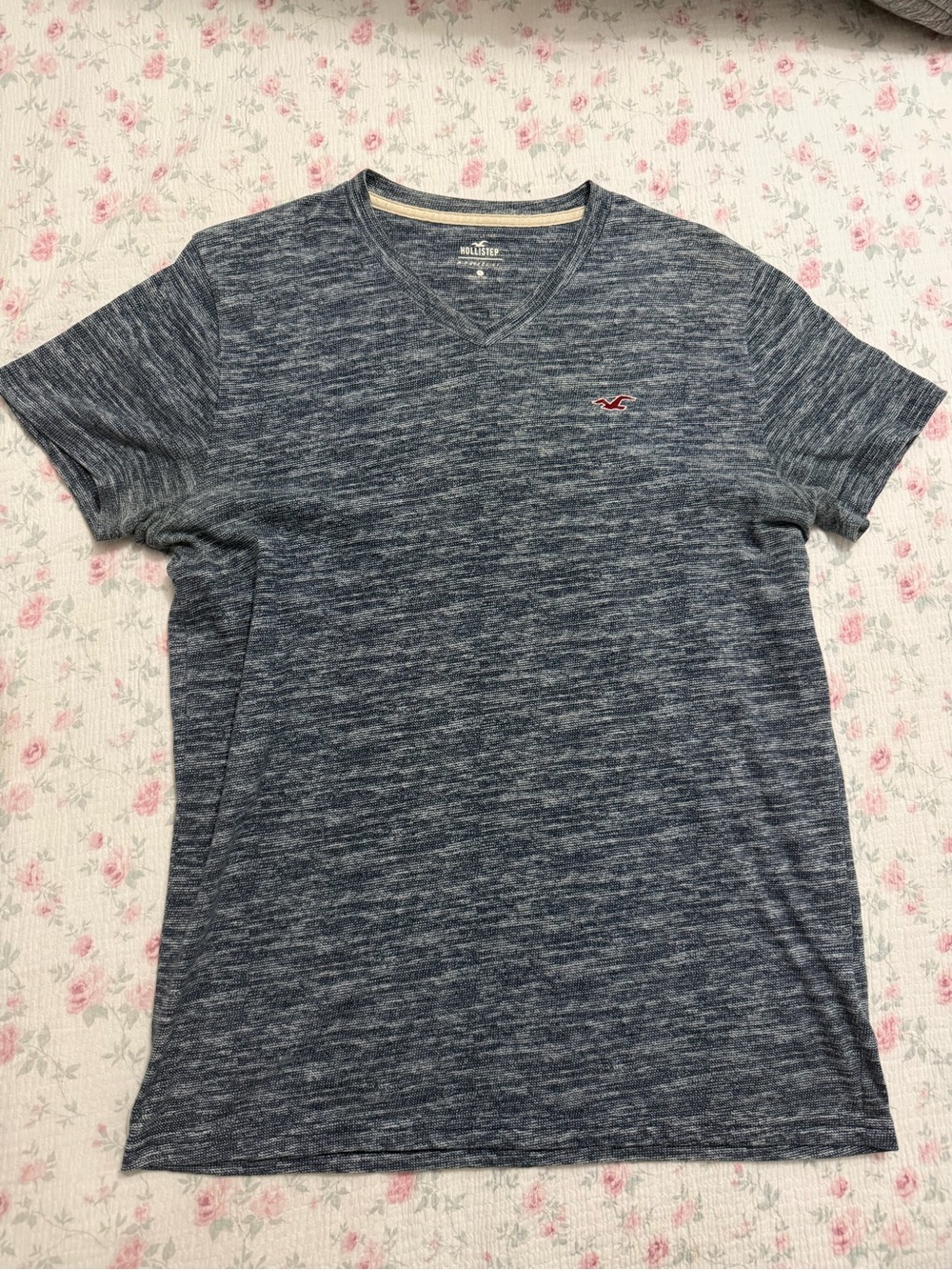 Hollister Men's Heathered Blue V-Neck Short Sleeve Tee